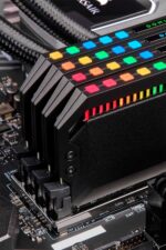 CORSAIR Dominator Platinum RGB 64GB DDR4 RAM Kit (2 x 32GB) 3200 , 288-Pin (PC4 25600) C16 1.35V Desktop Memory Model CMT128GX4M4C3200C16 - BLACK - Image 2