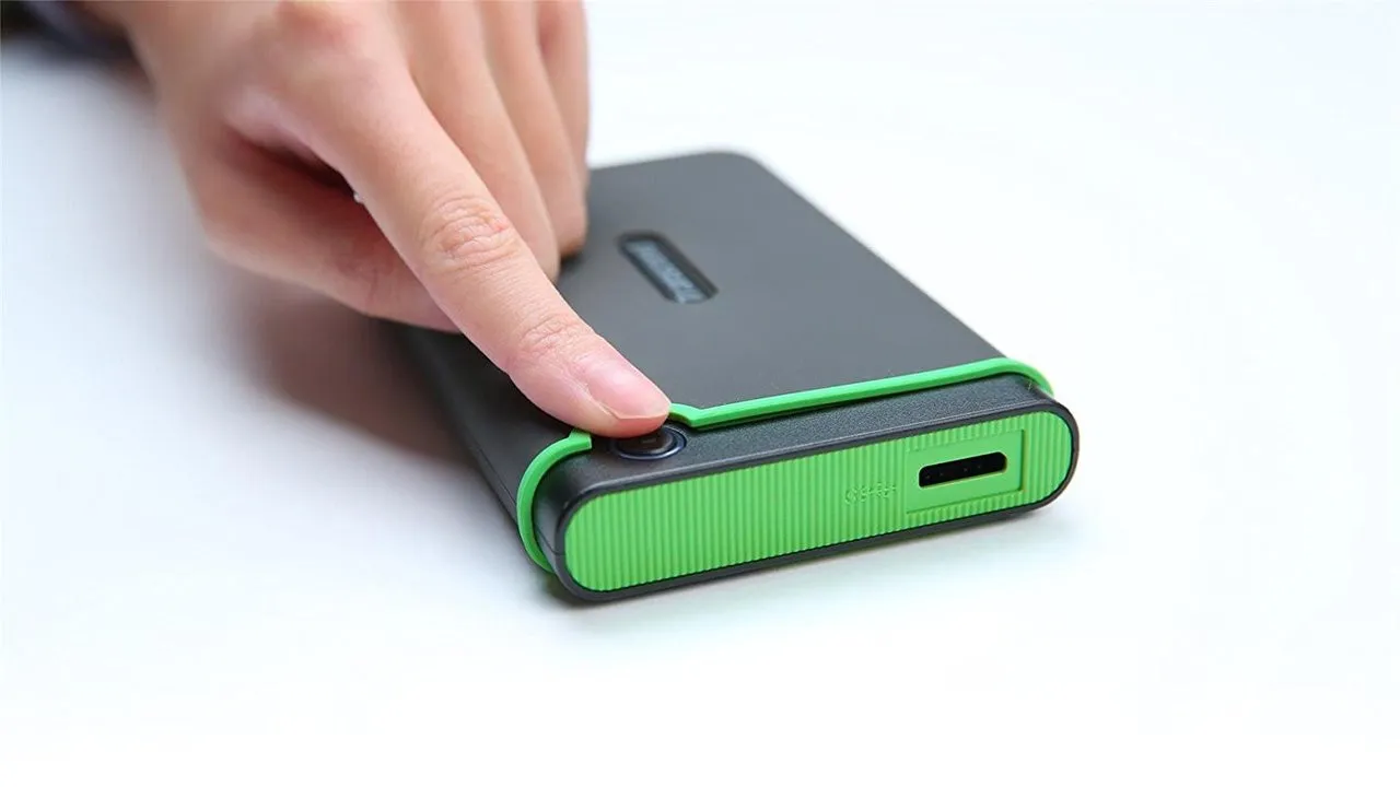 Military-grade shock resistance, SuperSpeed USB 3.0 compliant and backwards compatible with USB 2.0