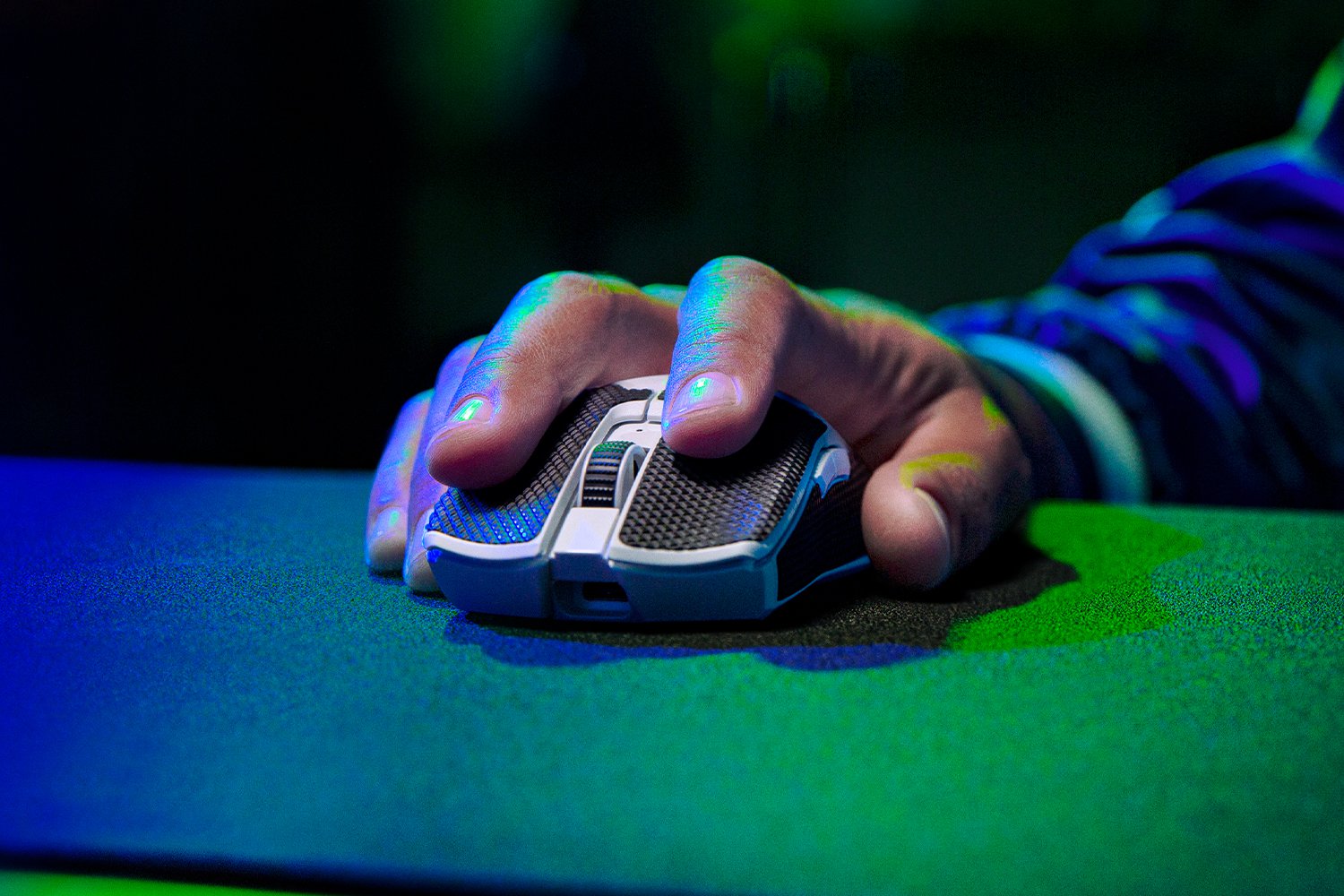 FOCUS PRO 30K OPTICAL SENSOR — Best-in-class precision via flawless tracking performance on a wider variety of surfaces including glass OPTICAL MOUSE SWITCHES GEN-3 — Improved 90-million click lifecycle with zero double-clicking issues and 0.2ms actuation provides reliability and speed built for esports