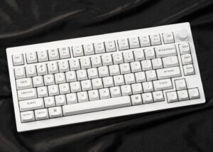 Keychron V1 QMK Fully Assembled Knob RGB Hot-Swappable Wired Custom Mechanical Keyboard ; ANSI 75% Layout  84 Keys - Keychron K Pro Banana Switch - Shell White Knob RGB Mechanical Keyboard Hot-Swappable White