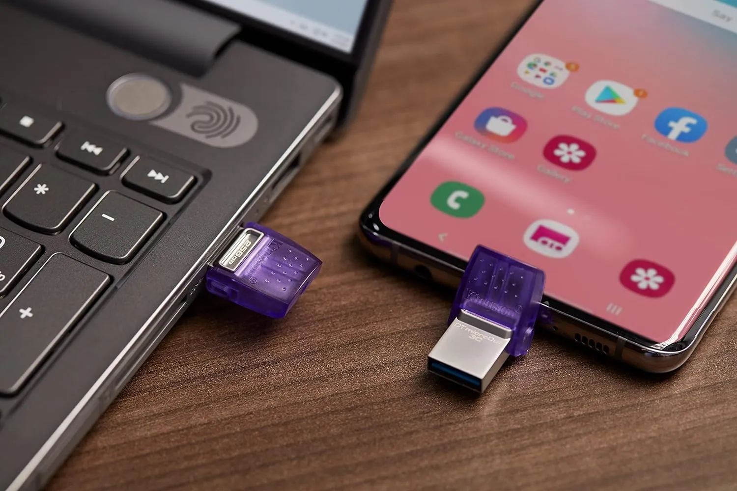 DTDUO3CG3/256GB Kingston DataTraveler microDuo 3C 256GB Kingston DataTraveler microDuo 3C 256GB USB-C & USB-A Flash Drive | Speeds up to 200 MB/s | USB 3.2 Gen 1 | Duo Connector | DTDUO3CG3/256GB