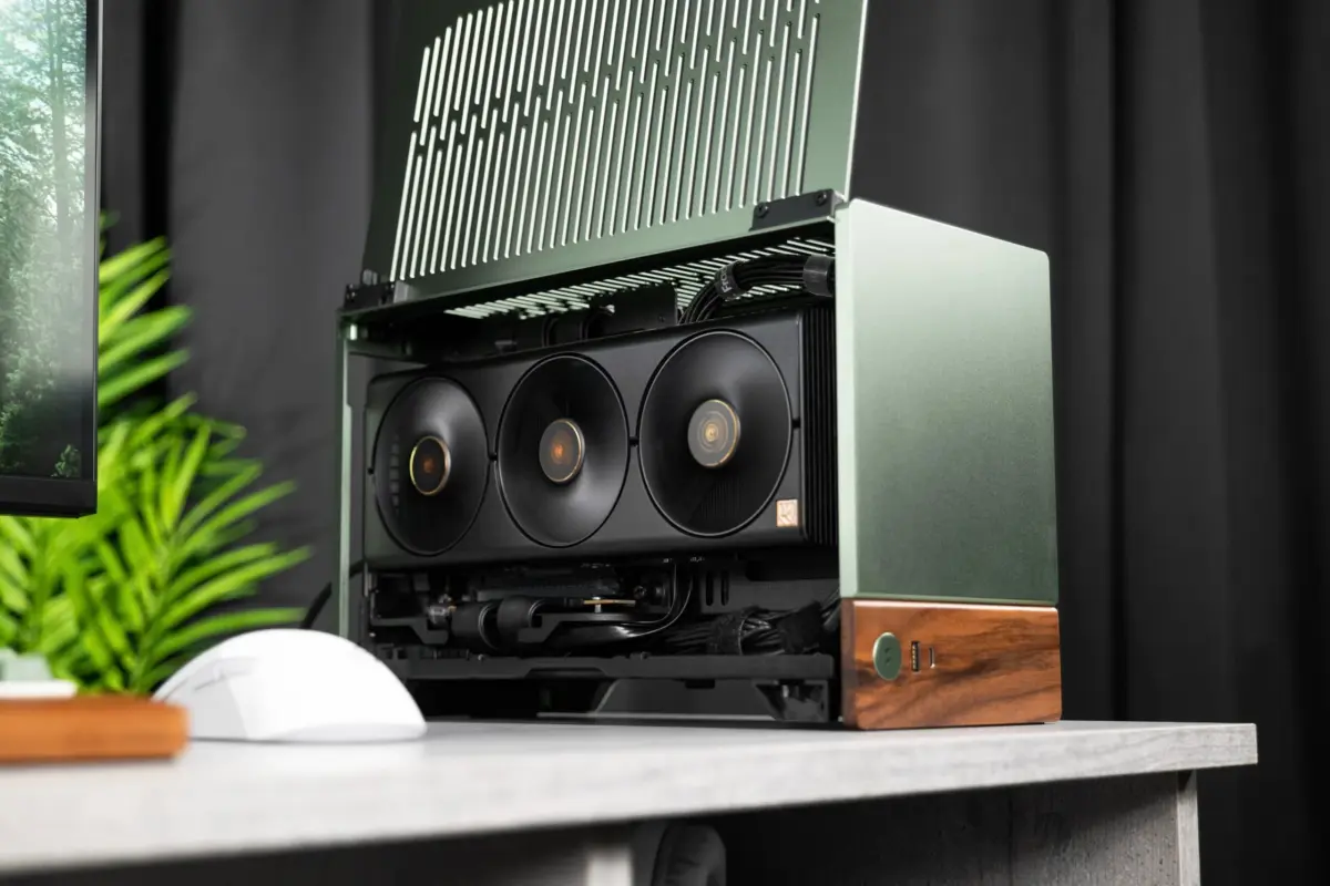 FD-C-TER1N-01 FRACTAL DESIGN TERRA GRAPHITE MINI ITX USB 3.2 CASE Fractal Terra Graphite Mini-ITX Case With Solid Walnut Front, 8mm Aluminum Panel, PCIe 4.0 Riser, Adjustable Spine, 322mm GPU Support, SFX PSU, Dual SSD Mounts ~ FD-C-TER1N-01