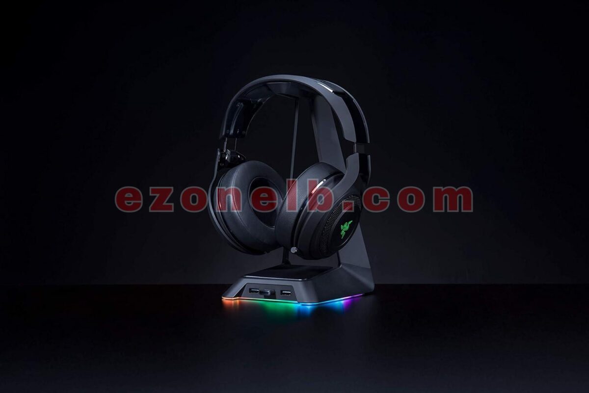 Razer Base Station Chroma Headphone/Headset Stand w/ USB Hub: Chroma RGB Lighting - 3x USB 3.0 Ports - Non-Slip Rubber Base - Designed for Gaming Headsets - Classic Black