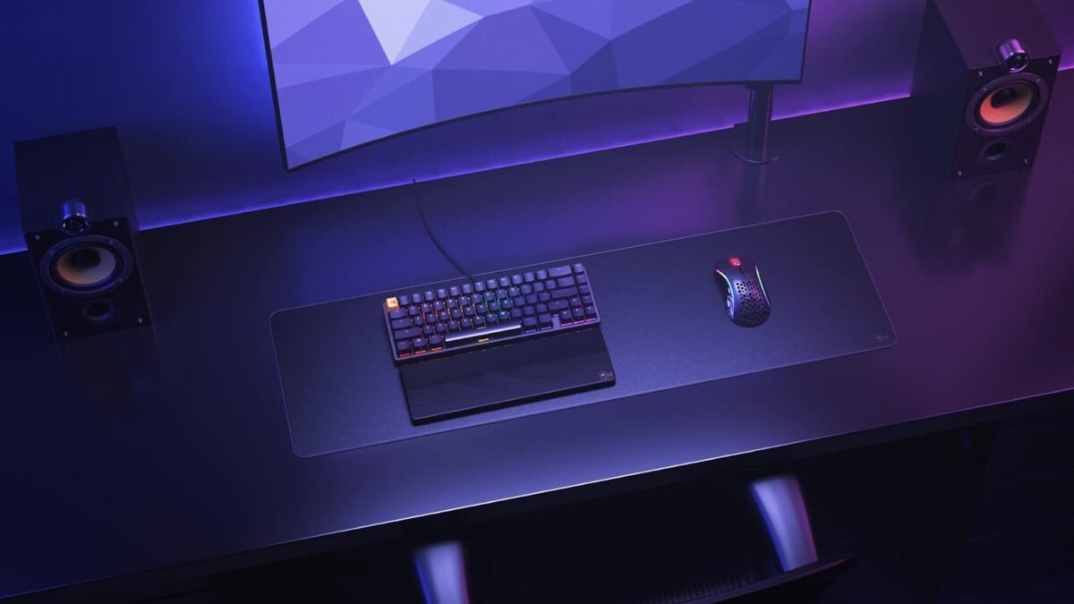 Non-slip Rubber Base, Non Shrinking Cloth Surface, Machine Washable (Cold, low tumble), Non Fraying Edges